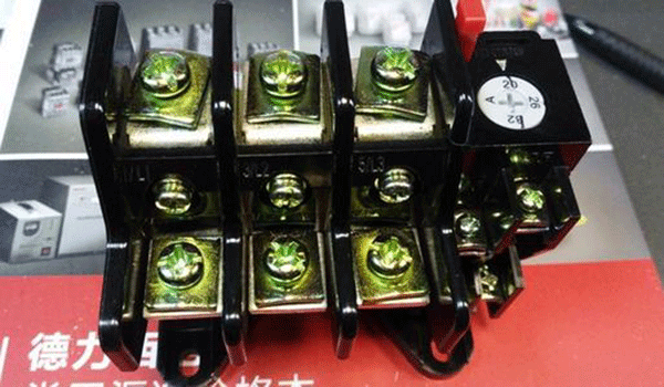 如何正確選擇三相異步電動(dòng)機(jī)保護(hù)用熱繼電器？